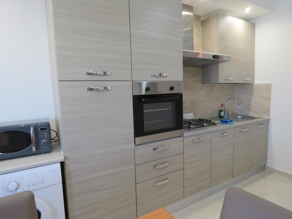 Aquamarine Sea Front Apartments - Second Floor Марсаскала Екстер'єр фото